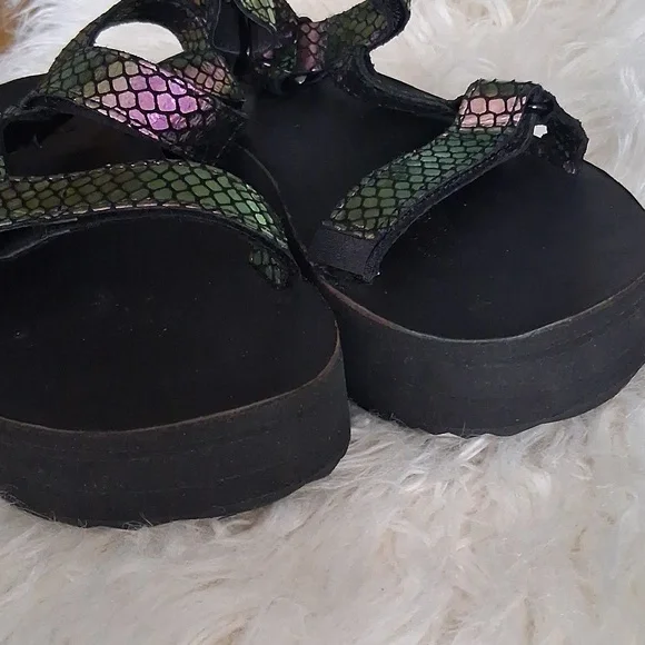 TEVA Chameleon Sandals - Picture 14 of 15